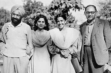 Khushwant Singh and wife Kanwal with Manzoor Qadir and wife
